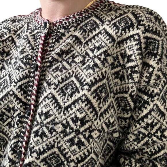 Vintage Womens Red Black Snowflake Wool Scandinavian Christmas Cardigan Sz L - Picture 4 of 6